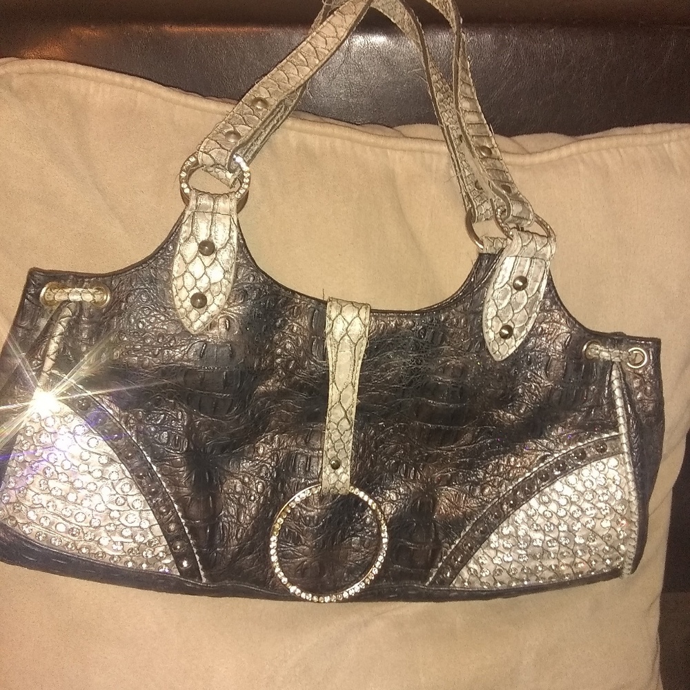 Purses - Picture 3 of 4